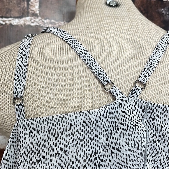 CAbi Tank Top Blouse Flutter 5359 White Black Small - Picture 7 of 12